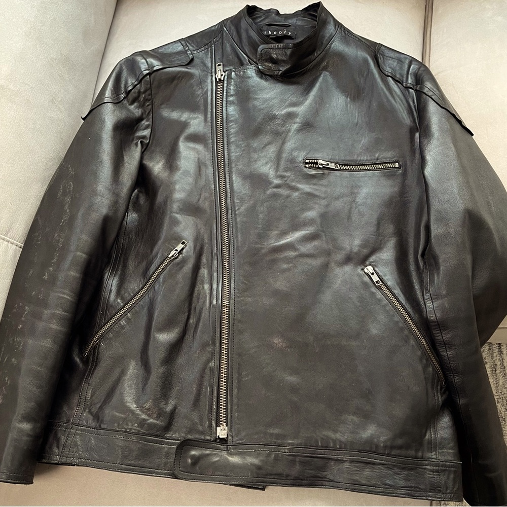 Theory. Men’s leather motorcycle jacket. Wonderful condition. Sleek. Size large